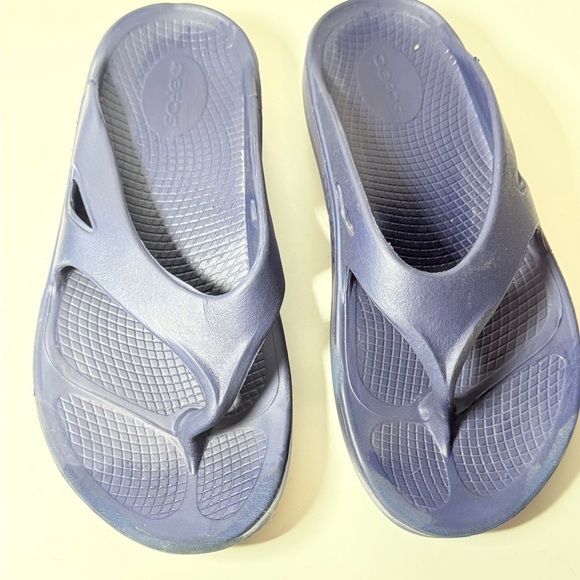 OOFOS Sport Unisex Slide Sandals - Lightweight Recovery Reduces Stress on Feet - Picture 2 of 7